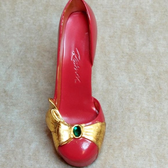 Rare Just The Right Shoe "Voluminous" Home/Office Collectible Decor Figurine - Picture 9 of 13